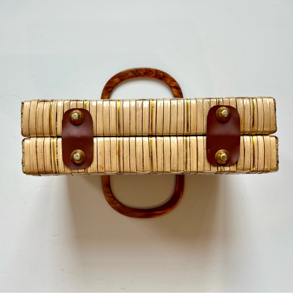 VINTAGE MCM 60s WOVEN COATED WICKER STRAW AND LUCITE BASKET PURSE HANDBAG - Picture 5 of 8
